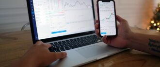 man, computer, stock trading, iphone, hands, finance, day trading, wall street, finances, investor, money, wealth, equity, trader, day trader, investing, investment, banking, stock market, forex, shareholder, financial, investor, investor, investor, equity, trader, trader, trader, trader, stock market, forex, forex, forex, forex, forex