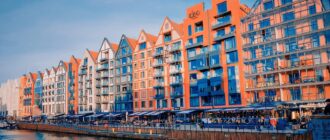 gdańsk, a quarter of tenement houses, apartment building, island of granaries, architectural style, business center, mob, hotel, coffeehouses, restaurant, café, canoeist, kayak